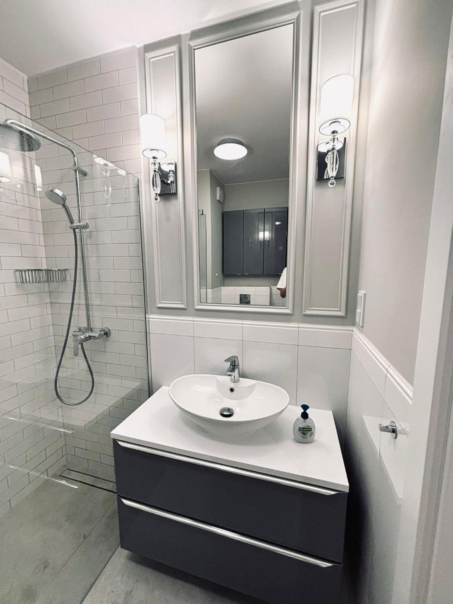 White Glove Deluxe Warminski Port Apartment *